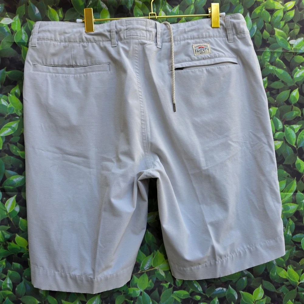 Faherty All Day Shorts Mens 34 Light Gray Recycled Stretch Hybrid Casual